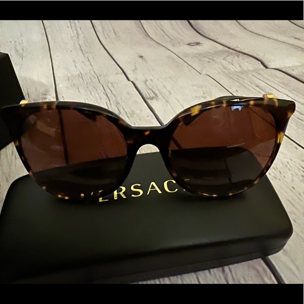 Versace Ladies Brown Gradient Round Sunglasses